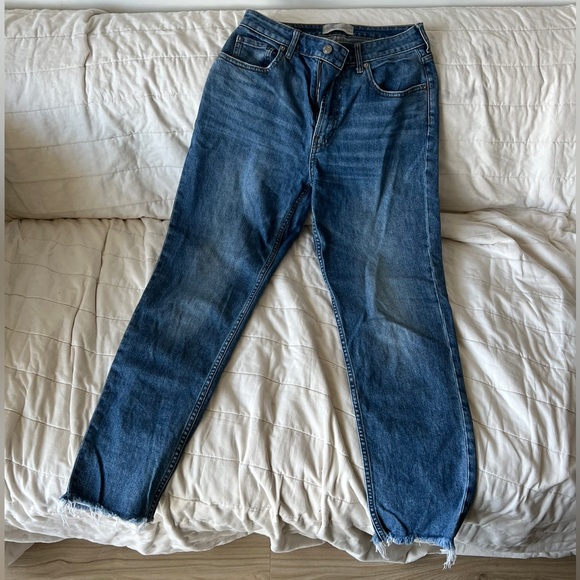 Everlane Curvy Cheeky Jean - Picture 2 of 4